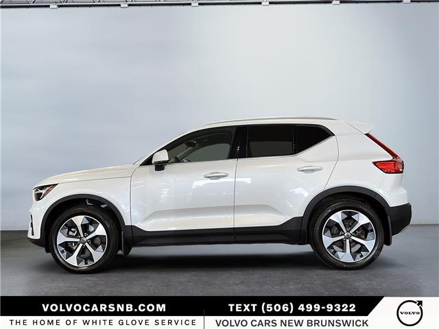 2024 Volvo XC40 B5 Plus Bright Theme