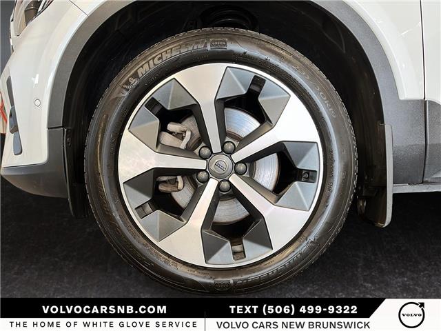 2024 Volvo XC40 B5 Plus Bright Theme