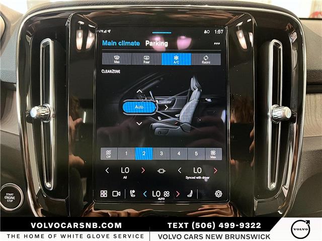 2024 Volvo XC40 B5 Plus Bright Theme