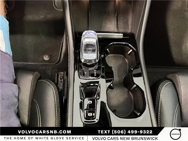 2024 Volvo XC40 B5 Plus Bright Theme
