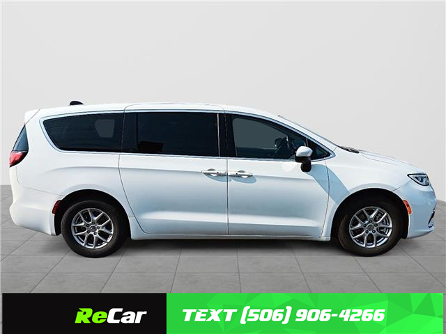 2023 Chrysler Pacifica Touring-L