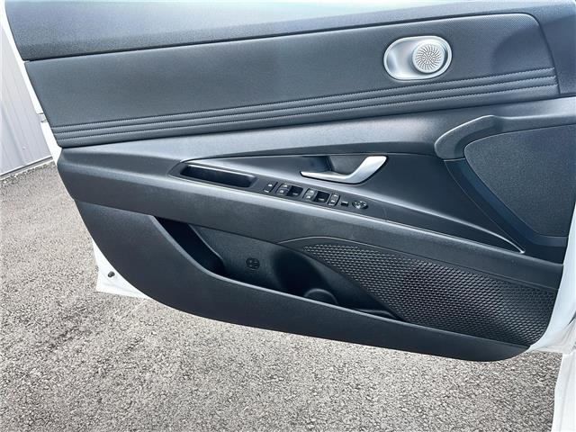 2022 Hyundai Elantra Preferred