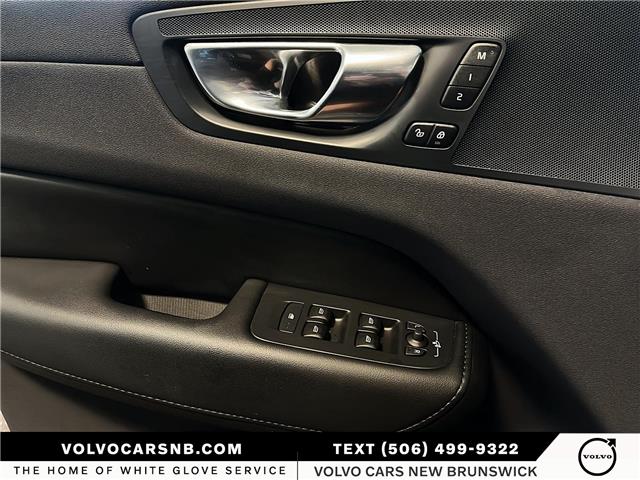 2024 Volvo XC60 B5 Core Dark Theme