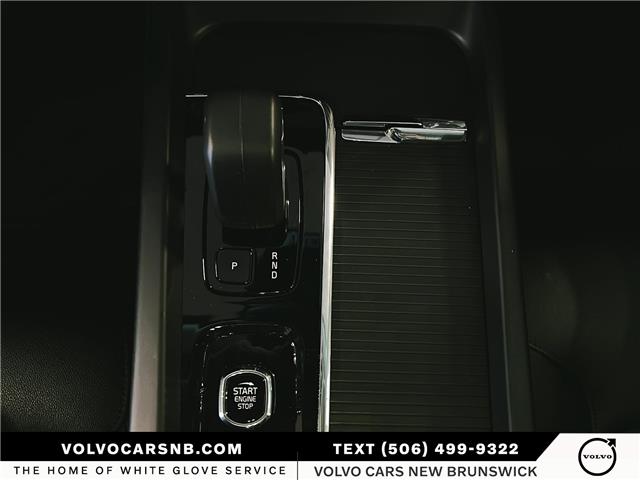 2024 Volvo XC60 B5 Core Dark Theme