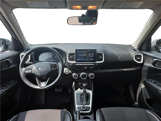 2023 Hyundai Venue Ultimate w/Black Interior (IVT)