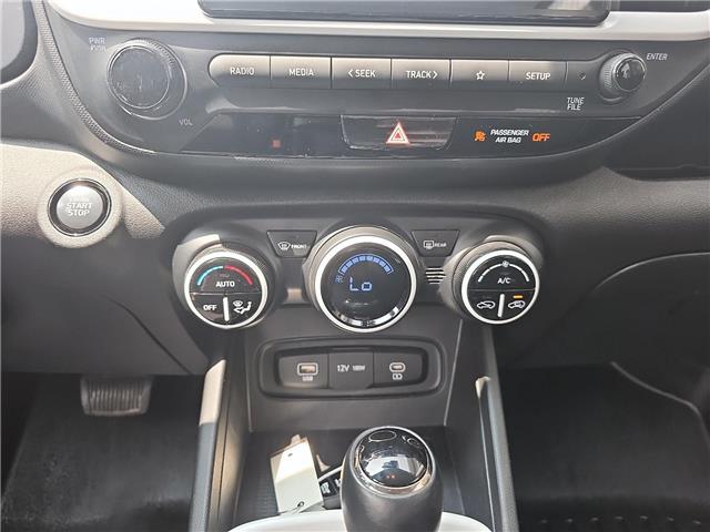 2023 Hyundai Venue Ultimate w/Black Interior (IVT)