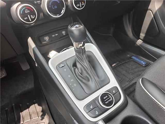 2023 Hyundai Venue Ultimate w/Black Interior (IVT)