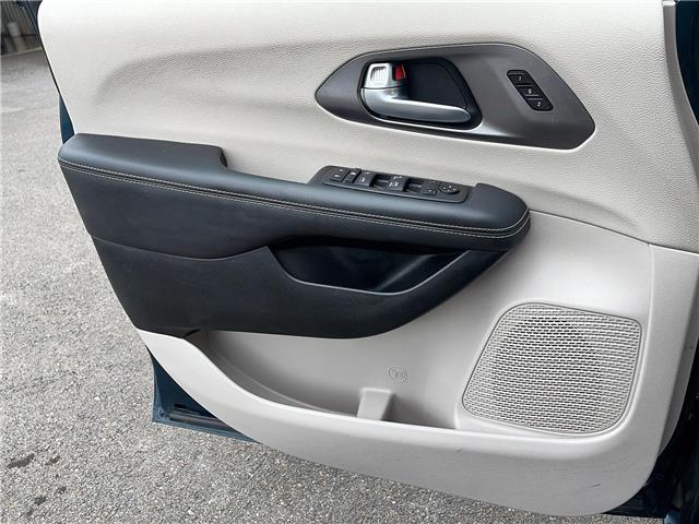 2024 Chrysler Pacifica Touring-L