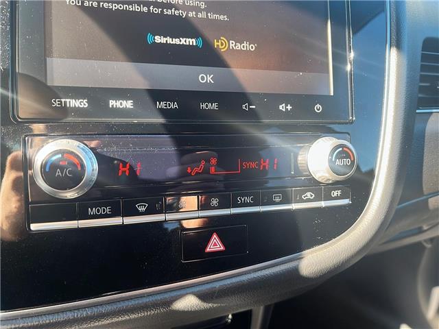 2020 Mitsubishi Outlander Plug-In Hybrid LE