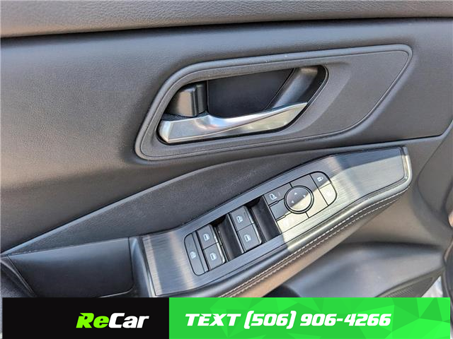 2024 Nissan Rogue SV Moonroof