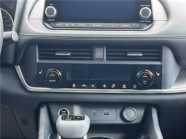 2023 Nissan Rogue SV Moonroof