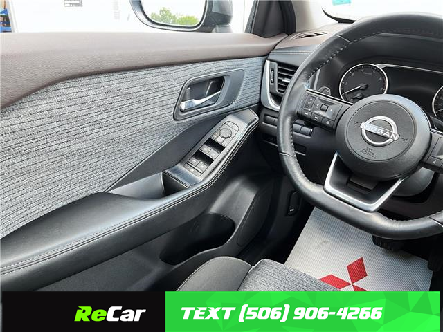 2023 Nissan Rogue SV Moonroof