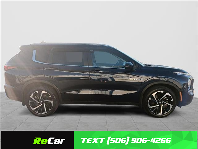 2024 Mitsubishi Outlander Plug-In Hybrid LE