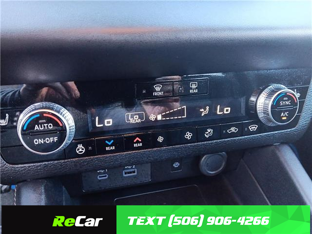 2024 Mitsubishi Outlander Plug-In Hybrid LE