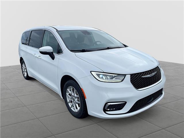 2023 Chrysler Pacifica Touring-L