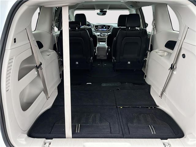 2023 Chrysler Pacifica Touring-L