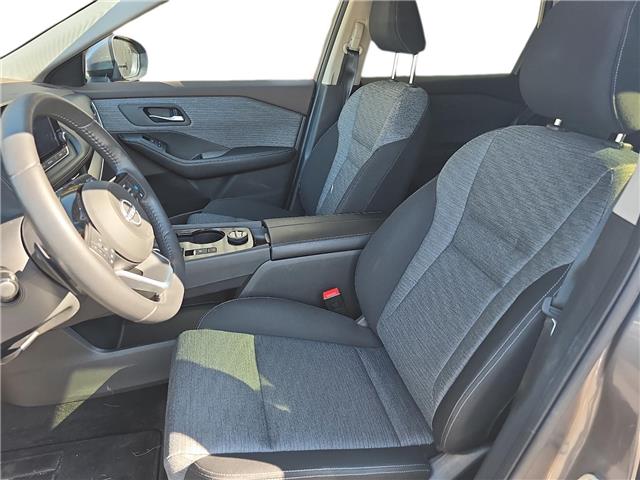 2023 Nissan Rogue SV Moonroof