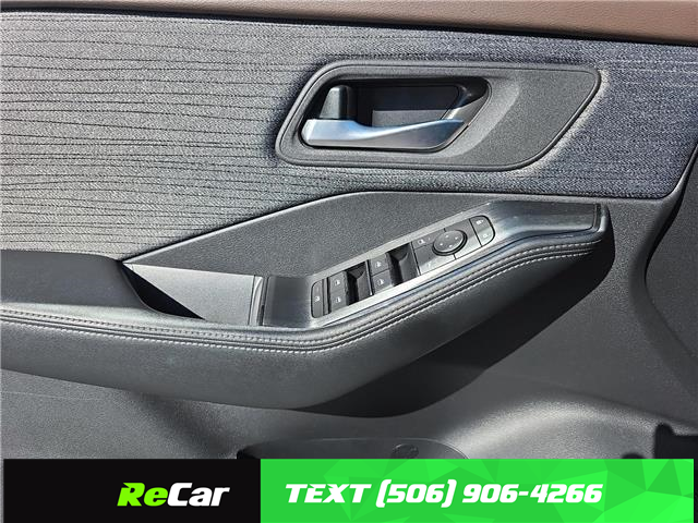 2023 Nissan Rogue SV Moonroof