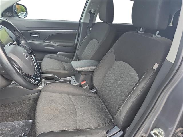 2022 Mitsubishi RVR SE