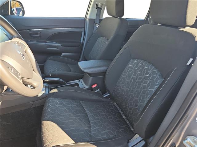 2023 Mitsubishi RVR ES