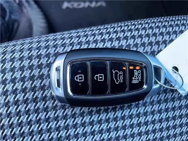 2021 Hyundai Kona 1.6T Trend w/Two-Tone Roof
