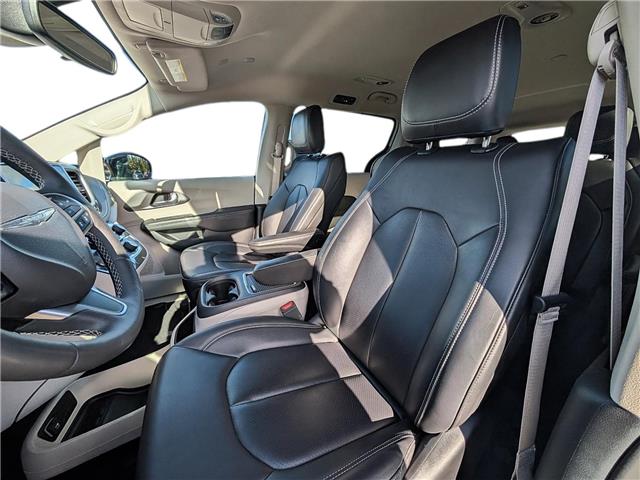 2024 Chrysler Pacifica Touring-L