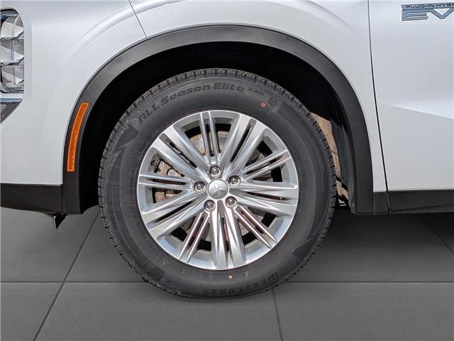 2024 Mitsubishi Outlander Plug-In Hybrid LE