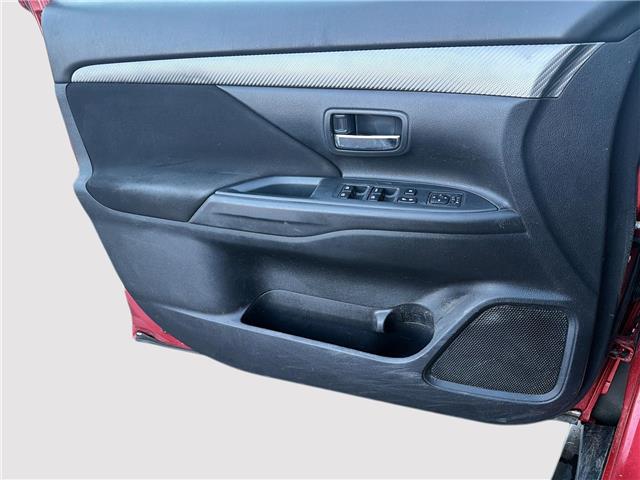 2016 Mitsubishi Outlander SE