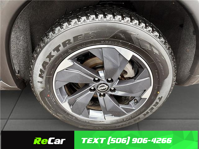 2024 Nissan Rogue SV Moonroof