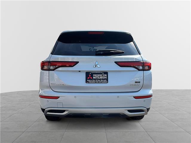 2024 Mitsubishi Outlander Plug-In Hybrid LE