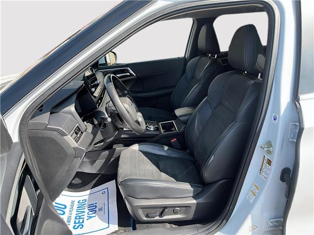 2024 Mitsubishi Outlander Plug-In Hybrid LE