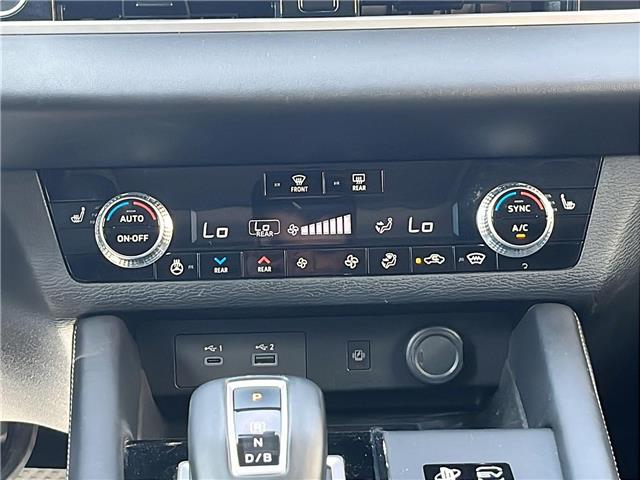 2024 Mitsubishi Outlander Plug-In Hybrid LE