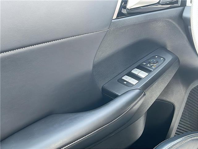 2024 Mitsubishi Outlander Plug-In Hybrid LE