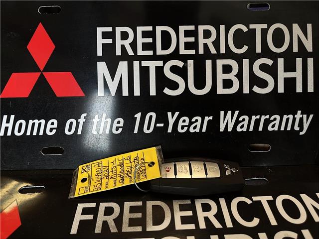 2024 Mitsubishi Outlander Plug-In Hybrid LE