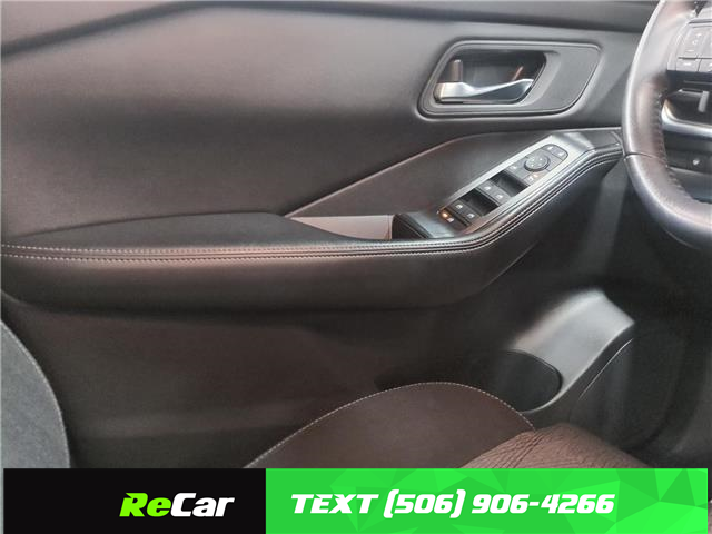 2024 Nissan Rogue SV Moonroof