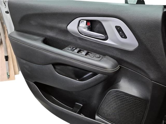 2024 Chrysler Pacifica Touring-L