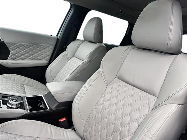 2023 Mitsubishi Outlander Plug-In Hybrid SEL