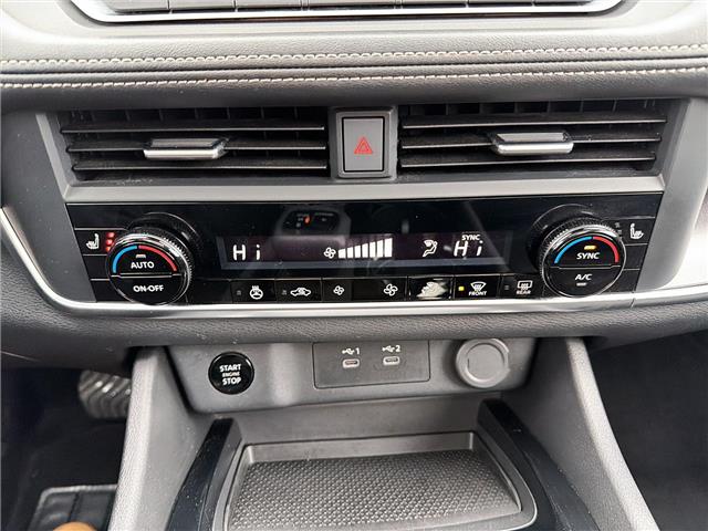 2024 Nissan Rogue SV Moonroof