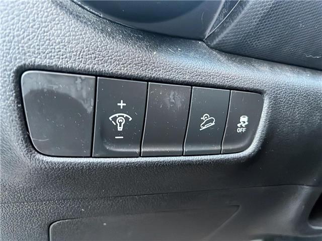 2022 Hyundai Kona 2.0L Preferred Sun & Leather Package