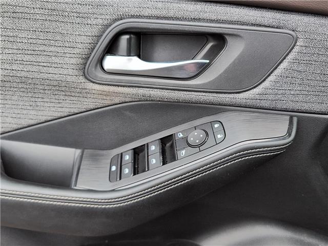 2023 Nissan Rogue SV Moonroof