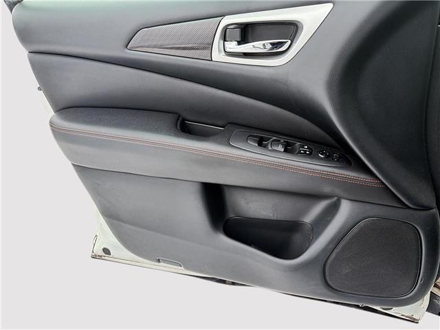 2020 Nissan Pathfinder SV Tech