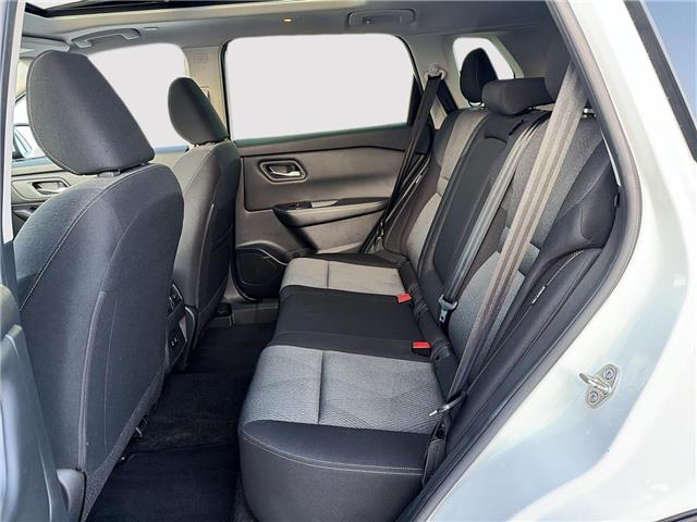 2024 Nissan Rogue SV Moonroof