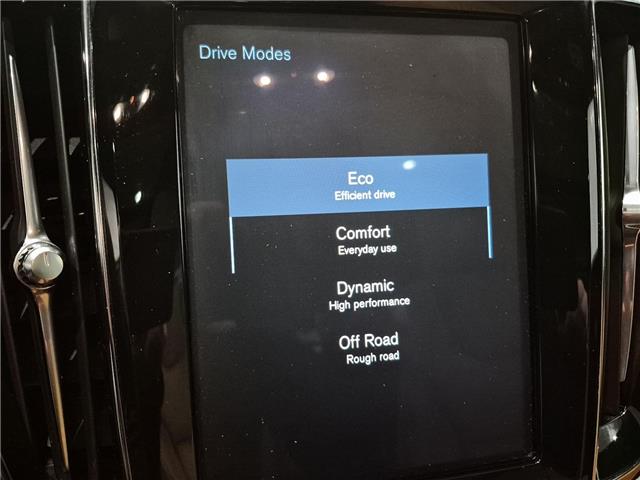 2019 Volvo V60 Cross Country T5 Momentum