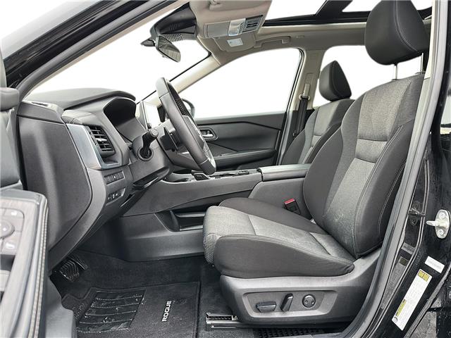 2024 Nissan Rogue SV Moonroof