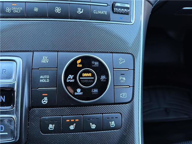 2022 Hyundai Santa Fe Plug-In Hybrid Luxury