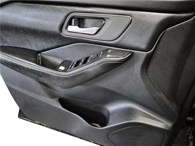 2025 Nissan Rogue SV Moonroof