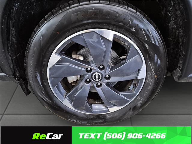 2025 Nissan Rogue SV Moonroof