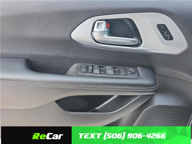 2024 Chrysler Pacifica Touring-L