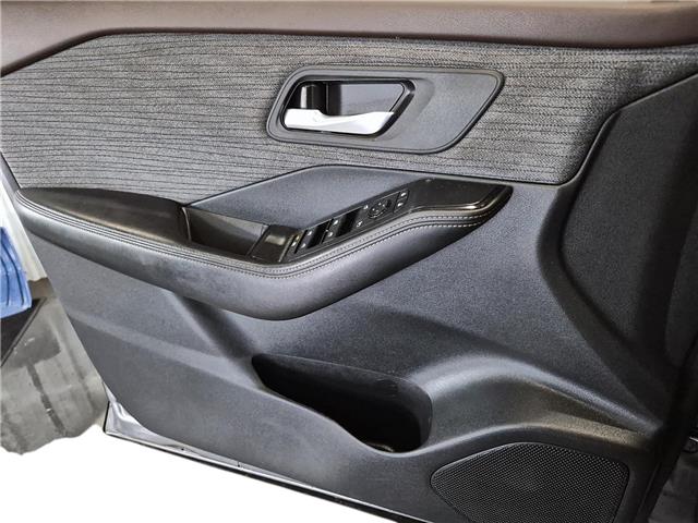 2023 Nissan Rogue SV Moonroof