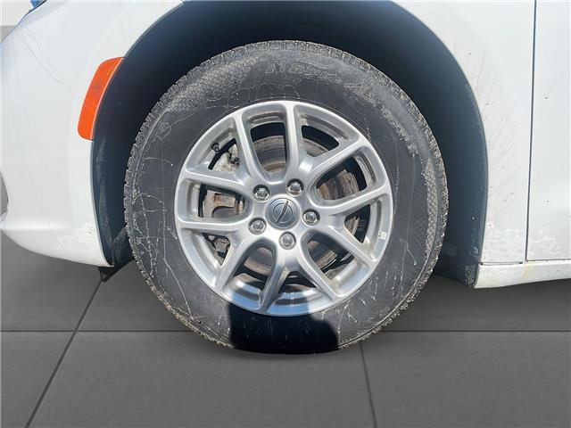 2023 Chrysler Pacifica Touring-L